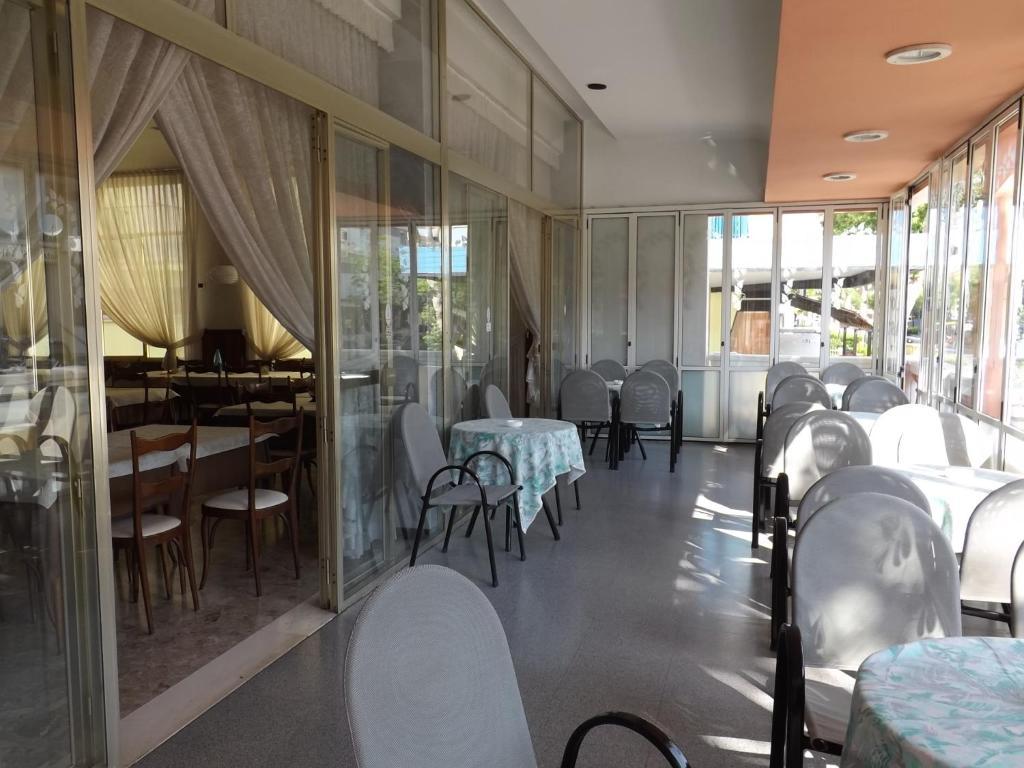 Hotel Victory Cesenatico Exterior photo