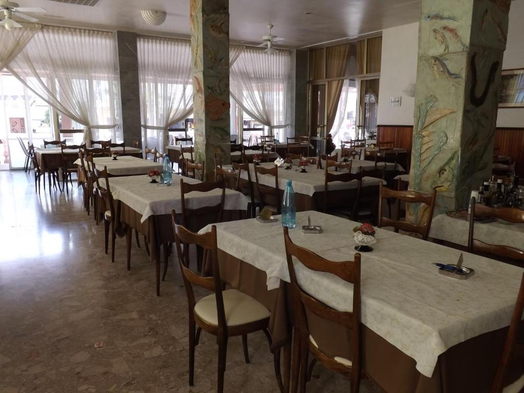 Hotel Victory Cesenatico Exterior photo
