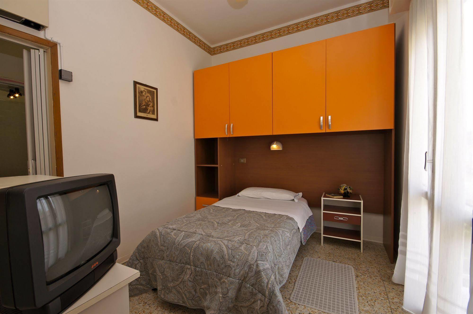 Hotel Victory Cesenatico Exterior photo